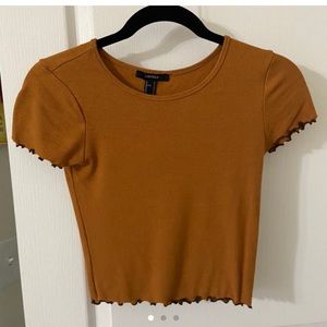 Amber Ribbed and lettuce edge top